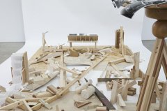 从碎片出发,走向一种无定形的创作